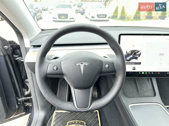 Серый Тесла Model Y, объемом двигателя 0 л и пробегом 1 тыс. км за 39900 $, фото 28 на Automoto.ua
