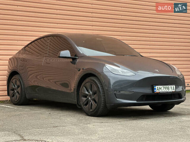 Серый Тесла Model Y, объемом двигателя 0 л и пробегом 2 тыс. км за 35490 $, фото 7 на Automoto.ua