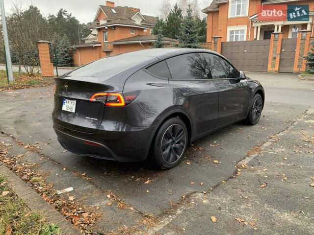 Серый Тесла Model Y, объемом двигателя 0 л и пробегом 35 тыс. км за 32900 $, фото 2 на Automoto.ua