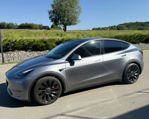 Серый Тесла Model Y, объемом двигателя 0 л и пробегом 11 тыс. км за 33900 $, фото 3 на Automoto.ua