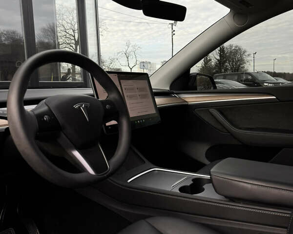 Сірий Тесла Model Y, об'ємом двигуна 0 л та пробігом 31 тис. км за 24499 $, фото 9 на Automoto.ua