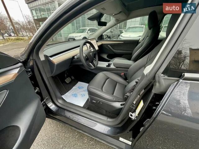 Серый Тесла Model Y, объемом двигателя 0 л и пробегом 23 тыс. км за 28800 $, фото 14 на Automoto.ua