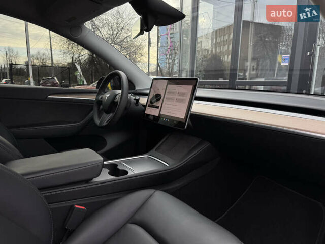 Сірий Тесла Model Y, об'ємом двигуна 0 л та пробігом 31 тис. км за 24499 $, фото 11 на Automoto.ua