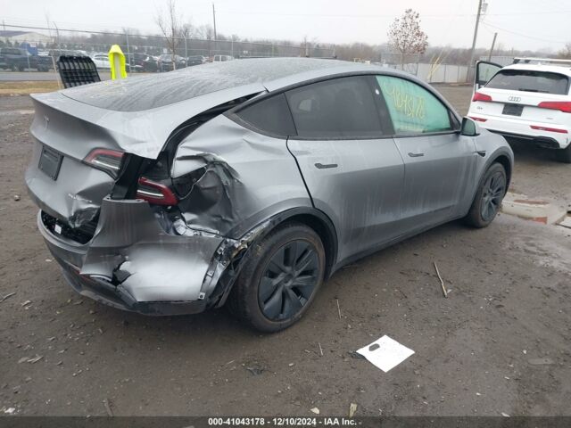 Серый Тесла Model Y, объемом двигателя 0 л и пробегом 6 тыс. км за 25500 $, фото 5 на Automoto.ua