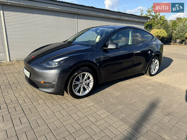 Серый Тесла Model Y, объемом двигателя 0 л и пробегом 25 тыс. км за 31000 $, фото 1 на Automoto.ua