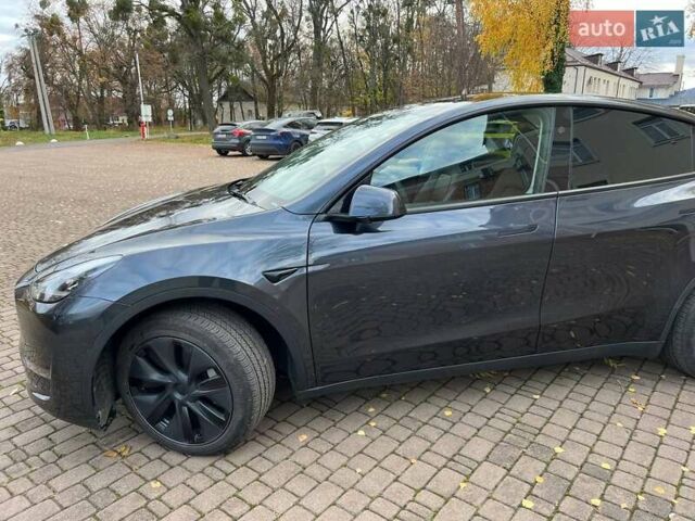 Серый Тесла Model Y, объемом двигателя 0 л и пробегом 4 тыс. км за 29900 $, фото 1 на Automoto.ua