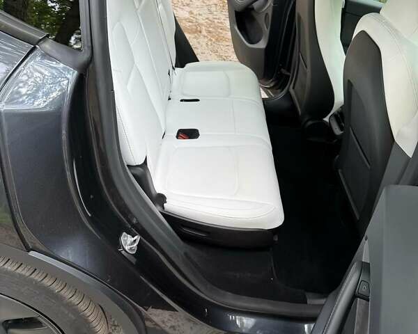 Серый Тесла Model Y, объемом двигателя 0 л и пробегом 9 тыс. км за 29990 $, фото 16 на Automoto.ua