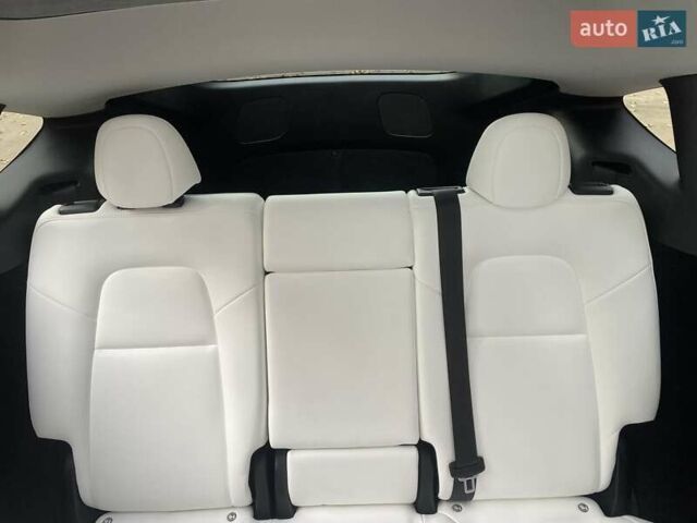 Сірий Тесла Model Y, об'ємом двигуна 0 л та пробігом 33 тис. км за 31000 $, фото 10 на Automoto.ua