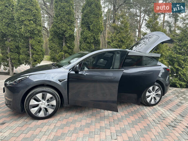 Серый Тесла Model Y, объемом двигателя 0 л и пробегом 15 тыс. км за 34500 $, фото 7 на Automoto.ua
