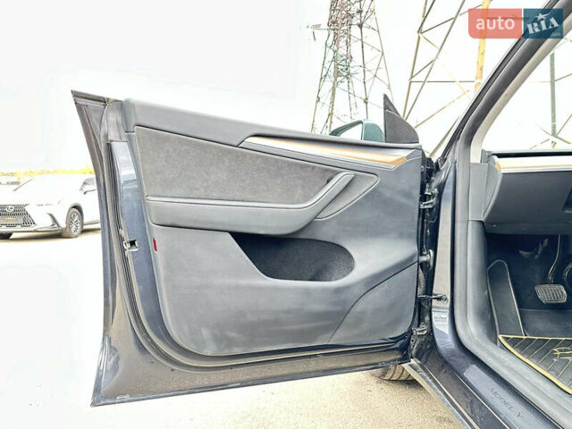 Серый Тесла Model Y, объемом двигателя 0 л и пробегом 1 тыс. км за 39900 $, фото 16 на Automoto.ua
