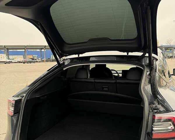 Серый Тесла Model Y, объемом двигателя 0 л и пробегом 38 тыс. км за 33500 $, фото 9 на Automoto.ua