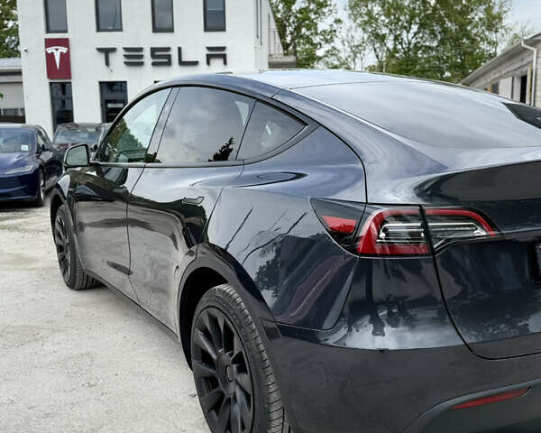 Серый Тесла Model Y, объемом двигателя 0 л и пробегом 4 тыс. км за 28400 $, фото 19 на Automoto.ua