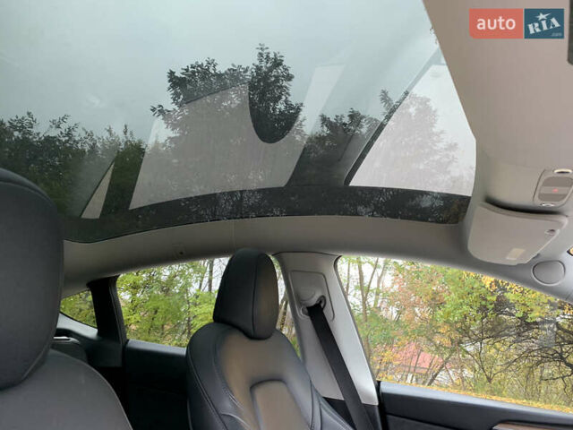 Серый Тесла Model Y, объемом двигателя 0 л и пробегом 14 тыс. км за 32300 $, фото 16 на Automoto.ua