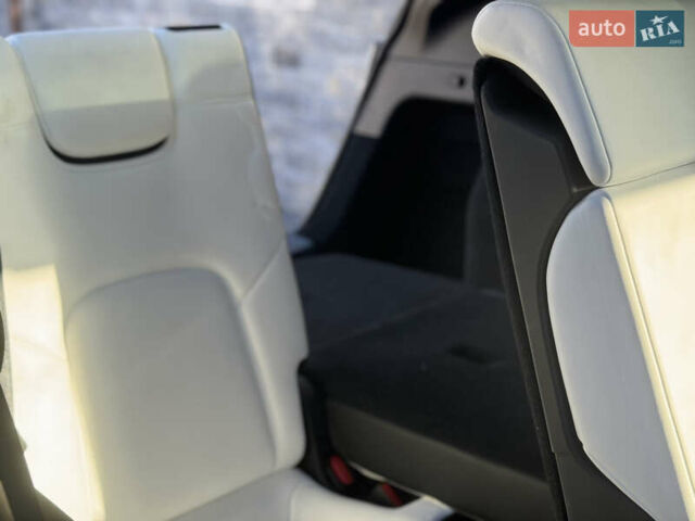 Серый Тесла Model Y, объемом двигателя 0 л и пробегом 8 тыс. км за 28700 $, фото 8 на Automoto.ua