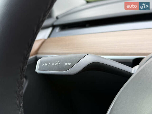 Сірий Тесла Model Y, об'ємом двигуна 0 л та пробігом 13 тис. км за 29999 $, фото 75 на Automoto.ua