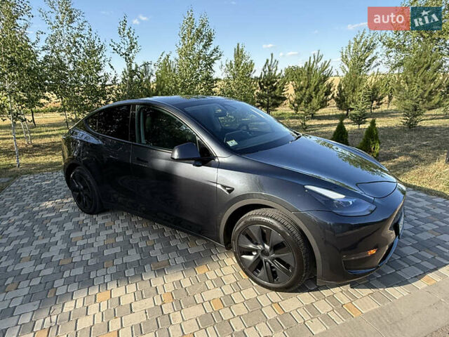 Серый Тесла Model Y, объемом двигателя 0 л и пробегом 3 тыс. км за 27000 $, фото 1 на Automoto.ua