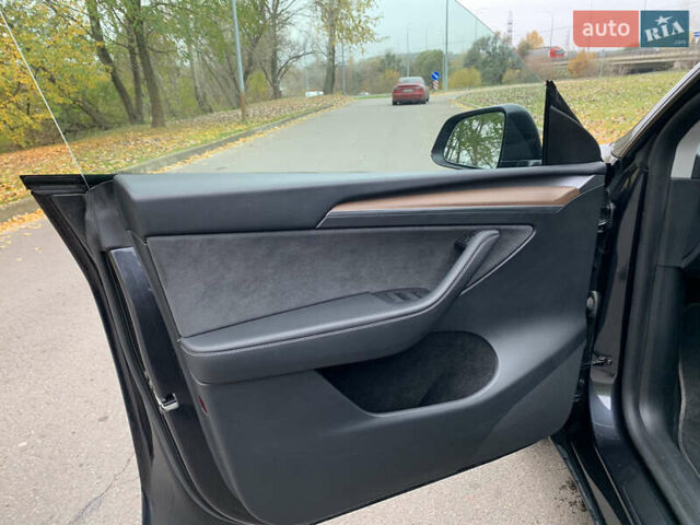 Серый Тесла Model Y, объемом двигателя 0 л и пробегом 14 тыс. км за 32300 $, фото 25 на Automoto.ua