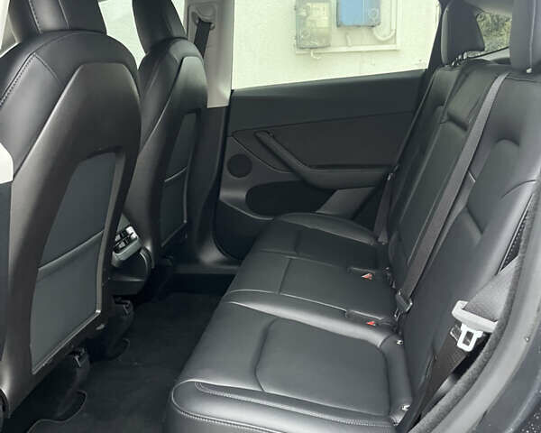 Серый Тесла Model Y, объемом двигателя 0 л и пробегом 33 тыс. км за 25000 $, фото 8 на Automoto.ua