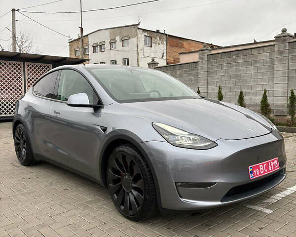 Серый Тесла Model Y, объемом двигателя 0 л и пробегом 17 тыс. км за 34300 $, фото 1 на Automoto.ua