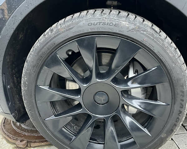 Серый Тесла Model Y, объемом двигателя 0 л и пробегом 33 тыс. км за 25000 $, фото 25 на Automoto.ua