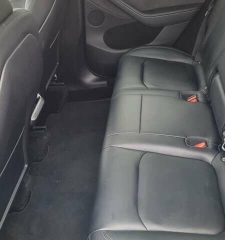 Серый Тесла Model Y, объемом двигателя 0 л и пробегом 30 тыс. км за 29999 $, фото 8 на Automoto.ua