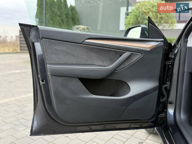Сірий Тесла Model Y, об'ємом двигуна 0 л та пробігом 13 тис. км за 29999 $, фото 69 на Automoto.ua