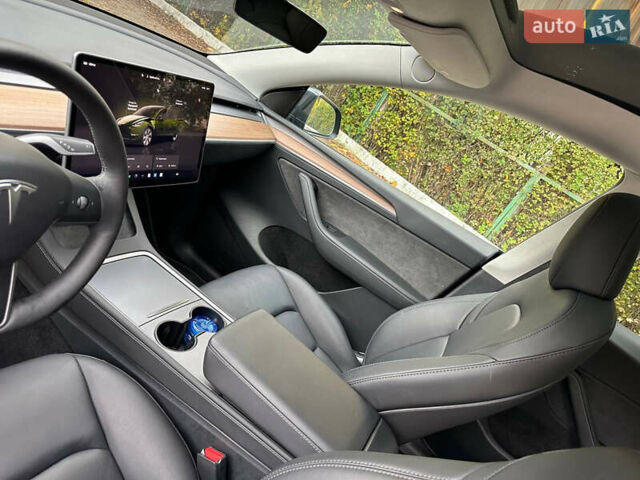 Серый Тесла Model Y, объемом двигателя 0 л и пробегом 26 тыс. км за 31700 $, фото 16 на Automoto.ua