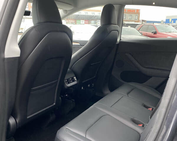 Серый Тесла Model Y, объемом двигателя 0 л и пробегом 25 тыс. км за 33900 $, фото 28 на Automoto.ua