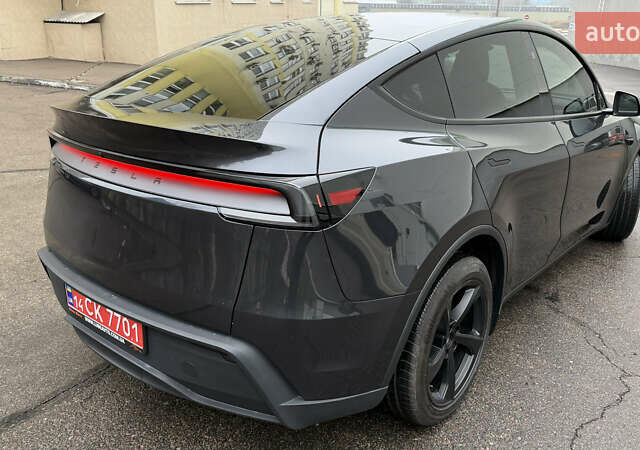 Серый Тесла Model Y, объемом двигателя 0 л и пробегом 4 тыс. км за 53500 $, фото 9 на Automoto.ua