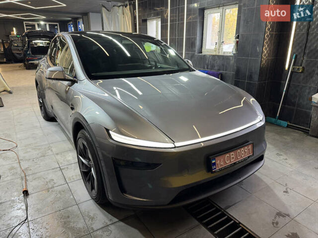 Серый Тесла Model Y, объемом двигателя 0 л и пробегом 1 тыс. км за 55000 $, фото 14 на Automoto.ua