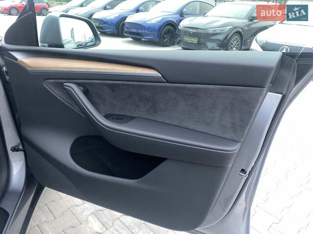Серый Тесла Model Y, объемом двигателя 0 л и пробегом 11 тыс. км за 35500 $, фото 12 на Automoto.ua