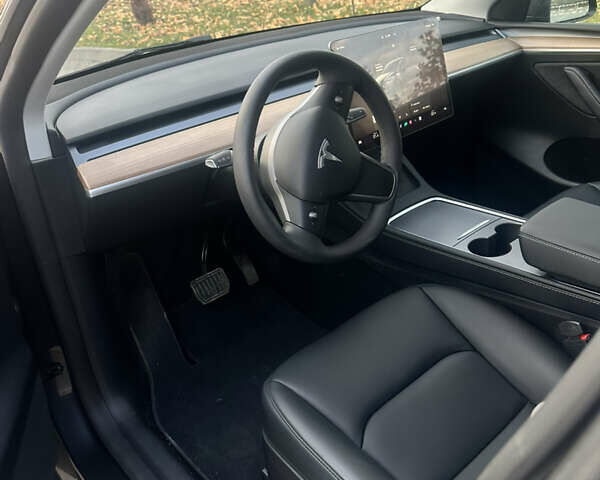 Тесла Model Y 2025 в Коломые на Automoto.ua Серый Тесла Model Y, объемом двигателя 0 л и пробегом 2 тыс. км за 34500 $, фото 13 на Automoto.ua