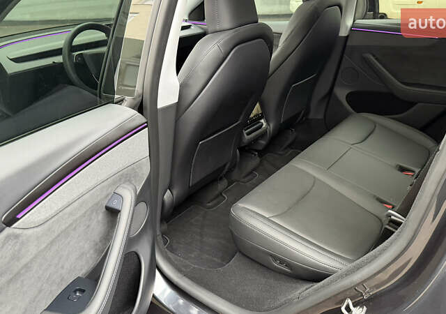 Серый Тесла Model Y, объемом двигателя 0 л и пробегом 4 тыс. км за 53500 $, фото 29 на Automoto.ua