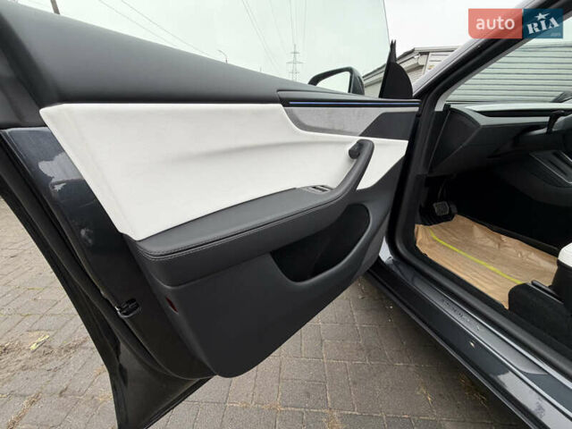Серый Тесла Model Y, объемом двигателя 0 л и пробегом 3 тыс. км за 52000 $, фото 23 на Automoto.ua