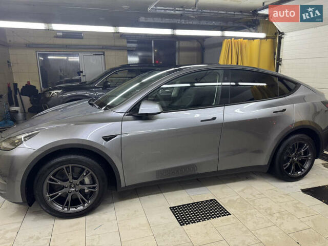 Серый Тесла Model Y, объемом двигателя 0 л и пробегом 1 тыс. км за 35500 $, фото 6 на Automoto.ua