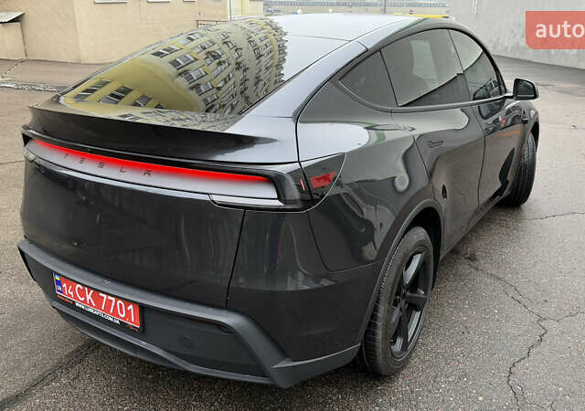 Серый Тесла Model Y, объемом двигателя 0 л и пробегом 4 тыс. км за 53500 $, фото 8 на Automoto.ua