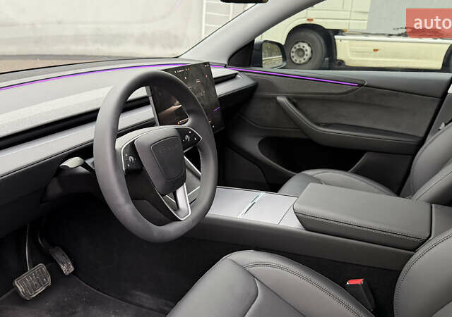 Серый Тесла Model Y, объемом двигателя 0 л и пробегом 4 тыс. км за 53500 $, фото 16 на Automoto.ua