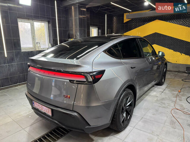 Серый Тесла Model Y, объемом двигателя 0 л и пробегом 1 тыс. км за 55000 $, фото 13 на Automoto.ua