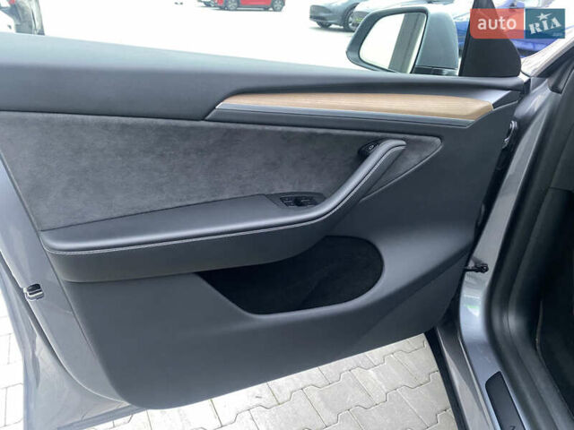 Серый Тесла Model Y, объемом двигателя 0 л и пробегом 11 тыс. км за 35500 $, фото 8 на Automoto.ua
