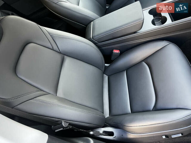 Серый Тесла Model Y, объемом двигателя 0 л и пробегом 1 тыс. км за 36700 $, фото 16 на Automoto.ua