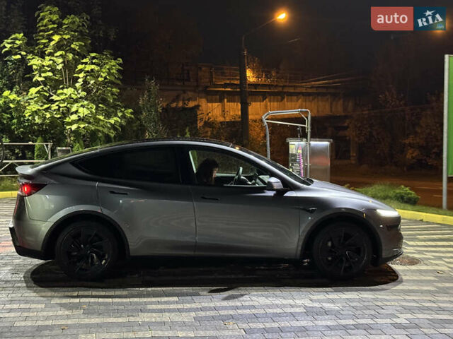 Серый Тесла Model Y, объемом двигателя 0 л и пробегом 1 тыс. км за 55000 $, фото 18 на Automoto.ua