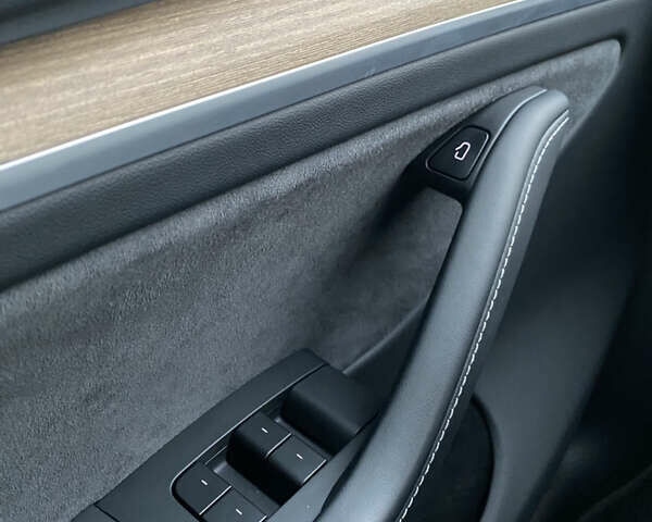 Серый Тесла Model Y, объемом двигателя 0 л и пробегом 11 тыс. км за 35500 $, фото 24 на Automoto.ua