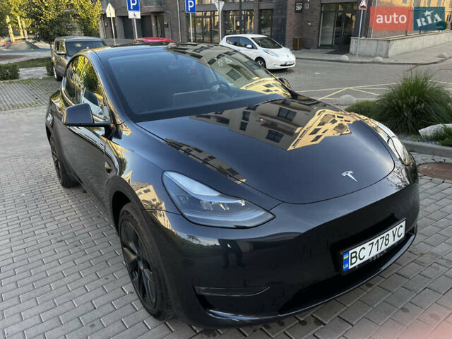Серый Тесла Model Y, объемом двигателя 0 л и пробегом 1 тыс. км за 36700 $, фото 1 на Automoto.ua