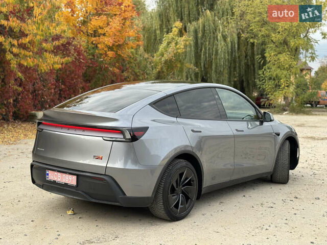 Серый Тесла Model Y, объемом двигателя 0 л и пробегом 1 тыс. км за 55000 $, фото 5 на Automoto.ua