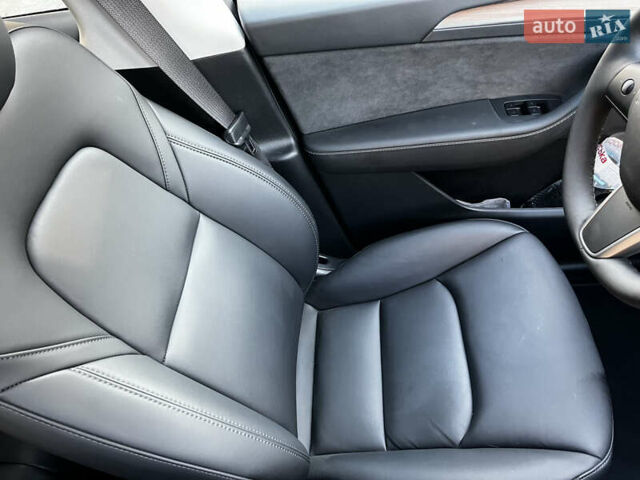 Серый Тесла Model Y, объемом двигателя 0 л и пробегом 1 тыс. км за 36700 $, фото 18 на Automoto.ua
