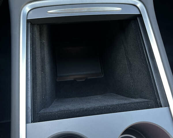 Серый Тесла Model Y, объемом двигателя 0 л и пробегом 1 тыс. км за 36700 $, фото 29 на Automoto.ua