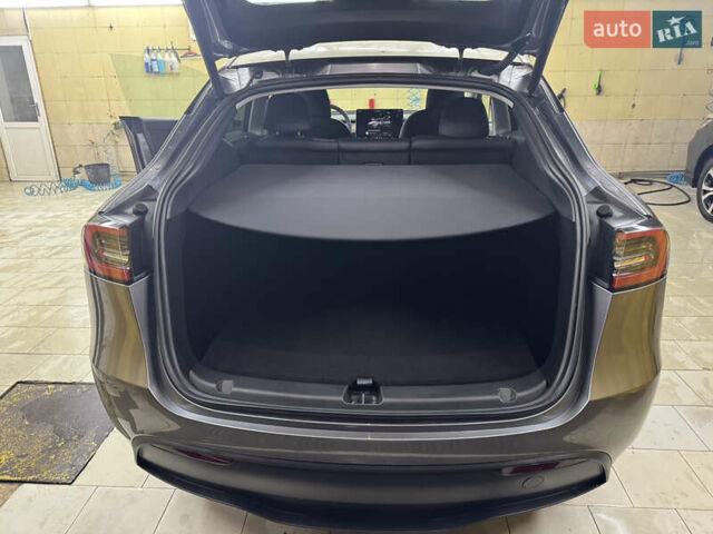 Серый Тесла Model Y, объемом двигателя 0 л и пробегом 1 тыс. км за 35500 $, фото 9 на Automoto.ua