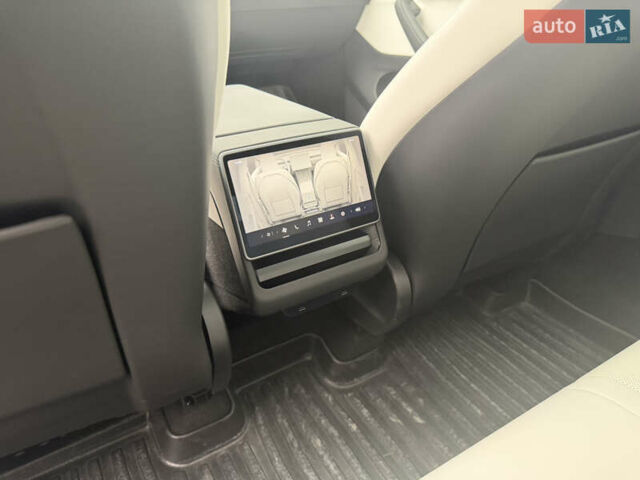 Серый Тесла Model Y, объемом двигателя 0 л и пробегом 3 тыс. км за 52000 $, фото 14 на Automoto.ua