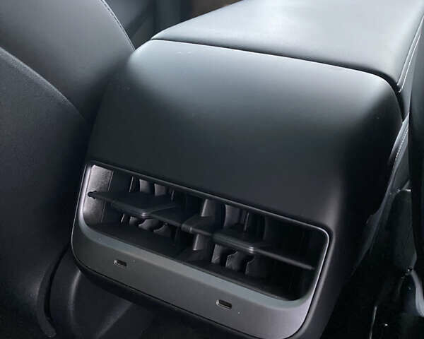 Серый Тесла Model Y, объемом двигателя 0 л и пробегом 11 тыс. км за 35500 $, фото 28 на Automoto.ua