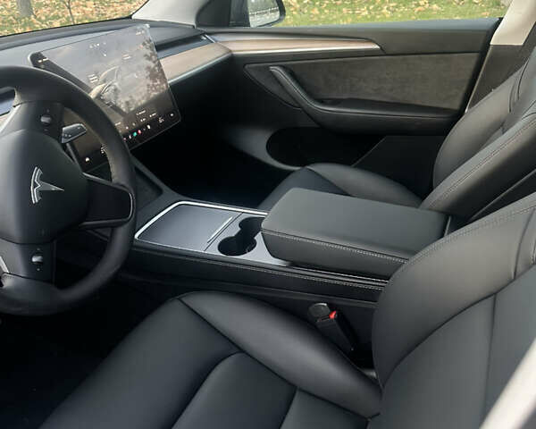 Тесла Model Y 2025 в Коломые на Automoto.ua Серый Тесла Model Y, объемом двигателя 0 л и пробегом 2 тыс. км за 34500 $, фото 15 на Automoto.ua